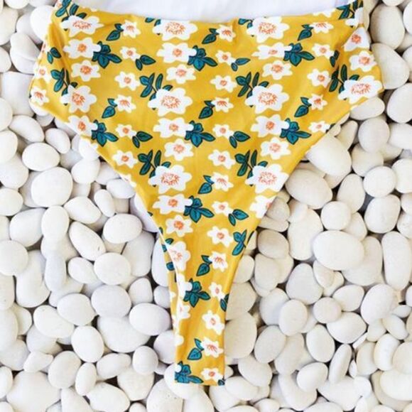 NWT XL: Retro Gold and Floral Cut Out Tie Front Monokini One Piece Swi… - Picture 5 of 11